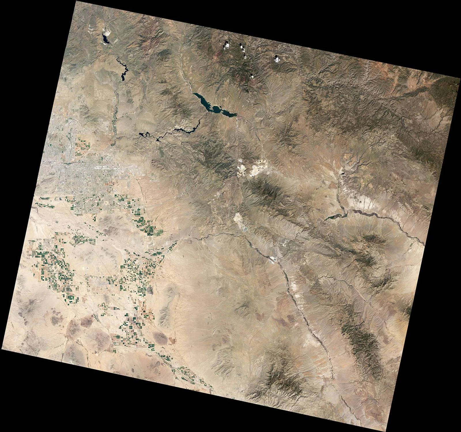 Phoenix 区域的可见光影像:颜色与地形纹理